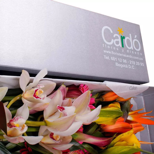 Arreglo floral. Caja de flores exóticas TO3-1